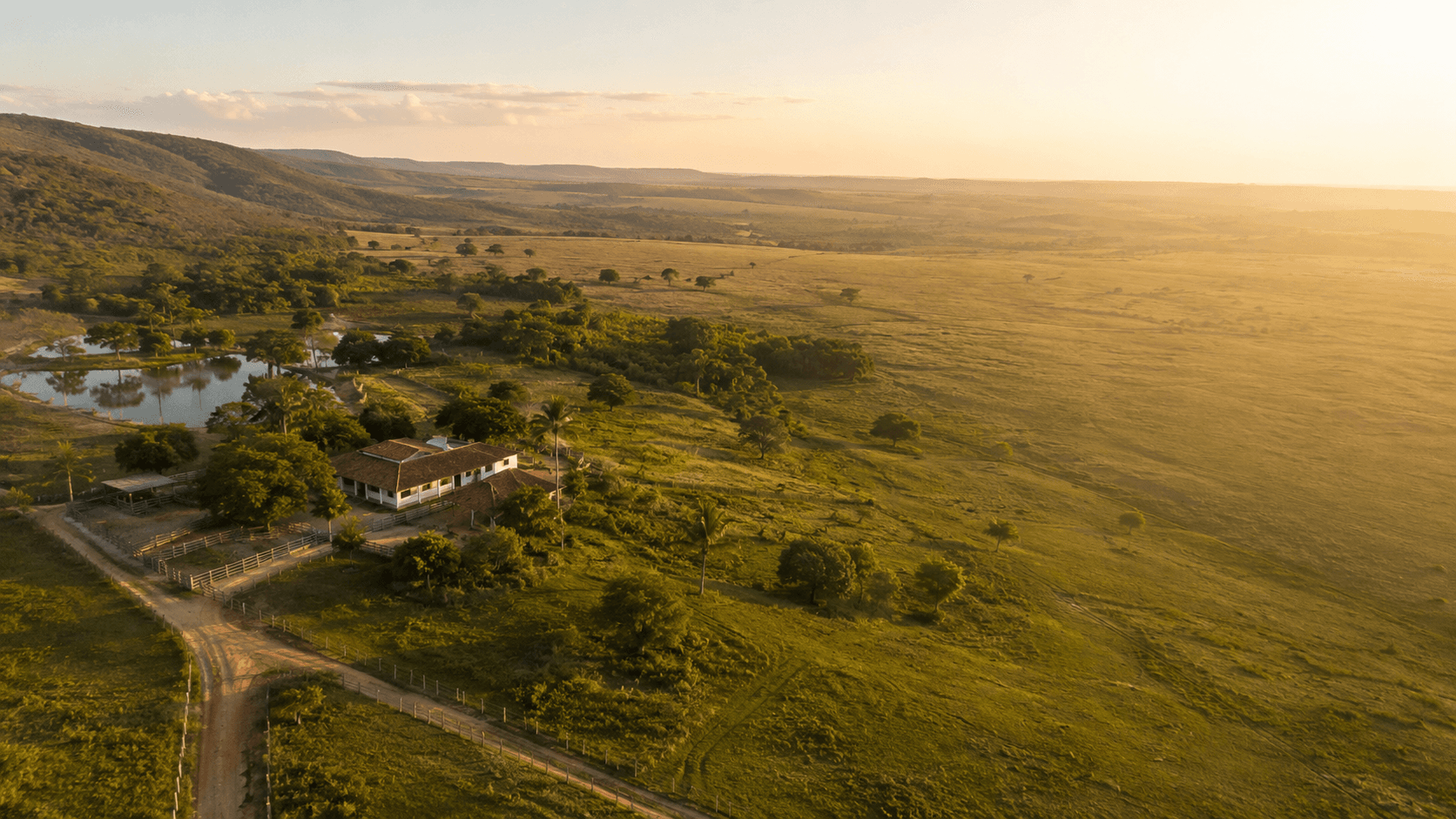 Imagem ilustrativa temporária de paisagem rural — não representa um anúncio